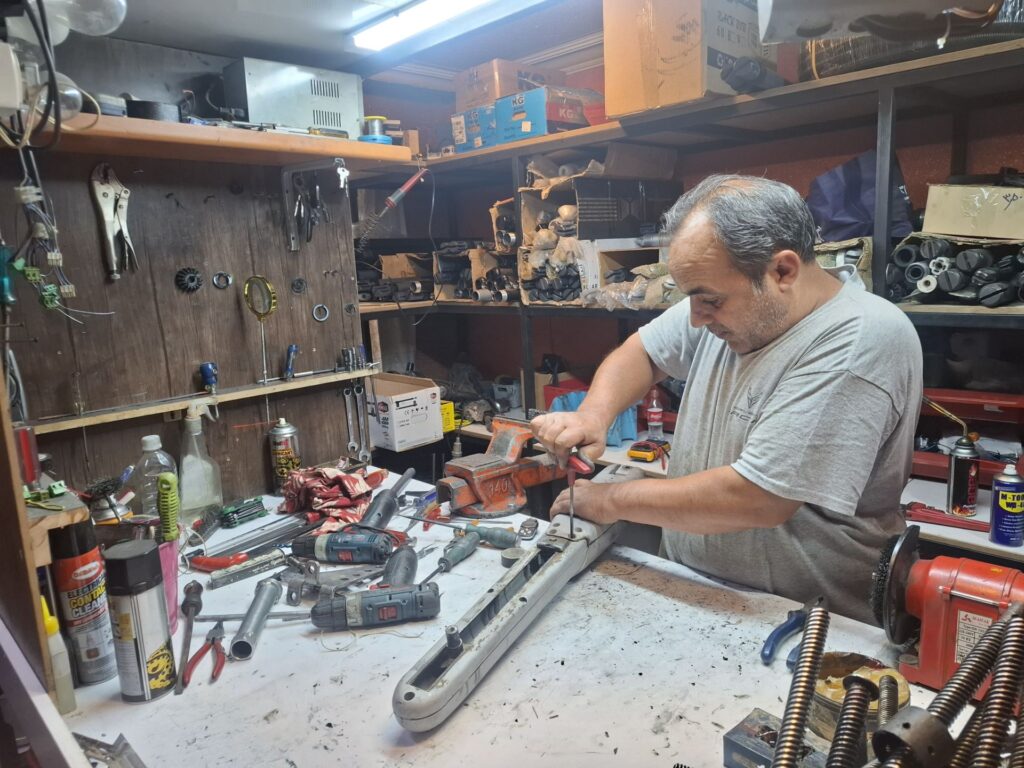 تعمیر جک پارکینگ که باز نمی‌شود در تهران